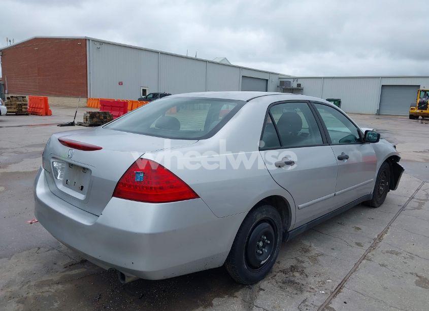 Photo 4 of 2007 Honda Accord 2.4 VP (VIN JHMCM56127C006436)