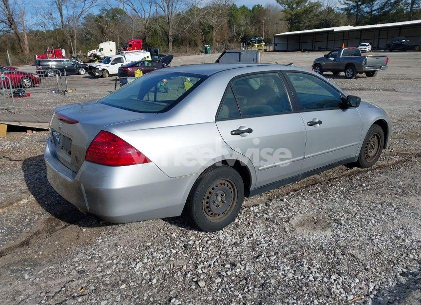 Photo 4 of 2007 Honda Accord 2.4 VP (VIN JHMCM56167C012725)