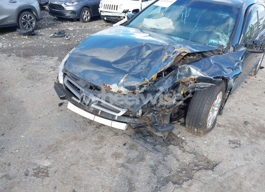 Photo 6 of 2003 Honda Accord 2.4 LX (VIN JHMCM56313C054649)