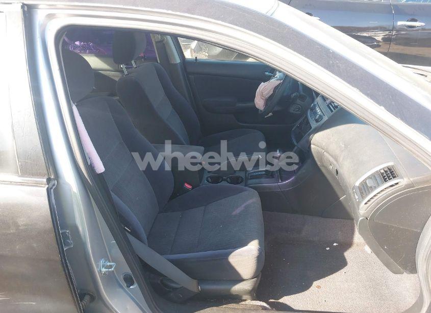 Photo 5 of 2004 Honda Accord 2.4 LX (VIN JHMCM56324C004926)
