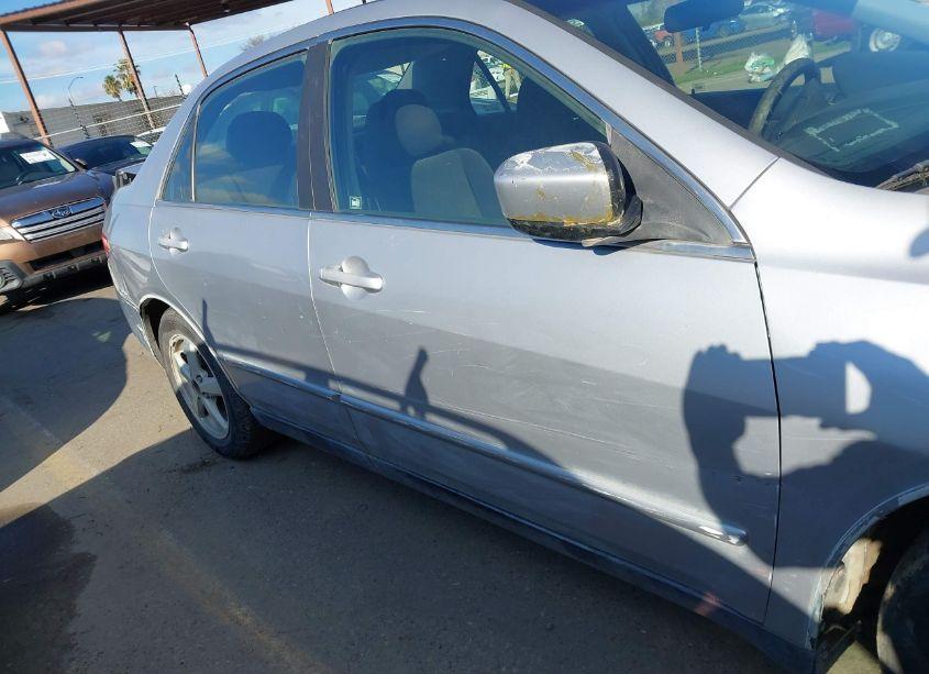 Photo 12 of 2004 Honda Accord 2.4 LX (VIN JHMCM56334C012341)