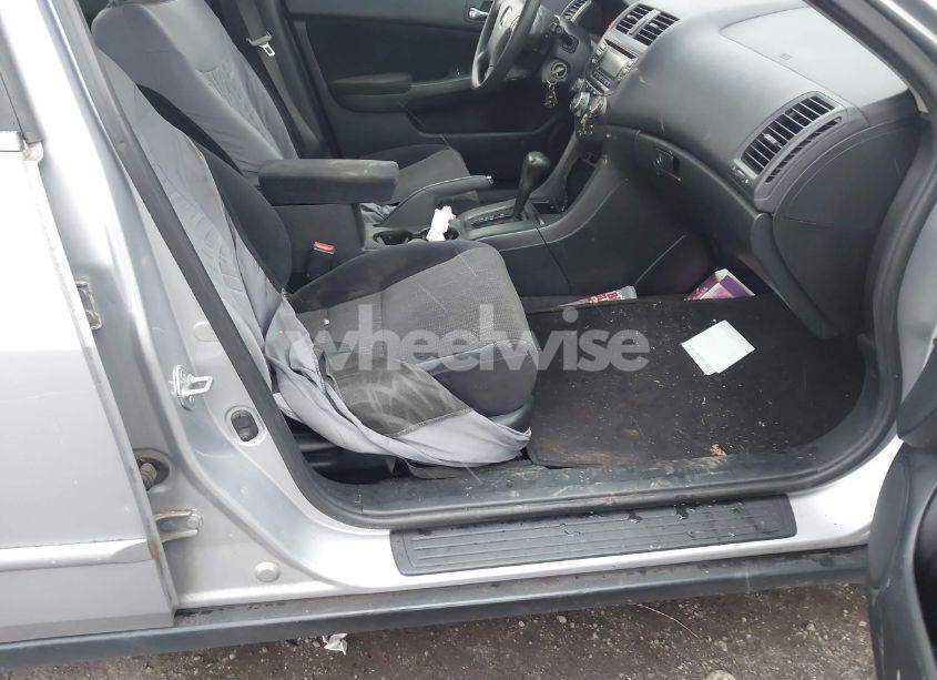 Photo 5 of 2003 Honda Accord 2.4 LX (VIN JHMCM56353C007995)