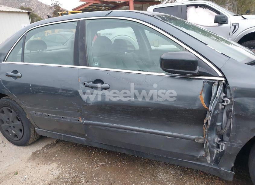 Photo 12 of 2004 Honda Accord 2.4 LX (VIN JHMCM56374C019762)