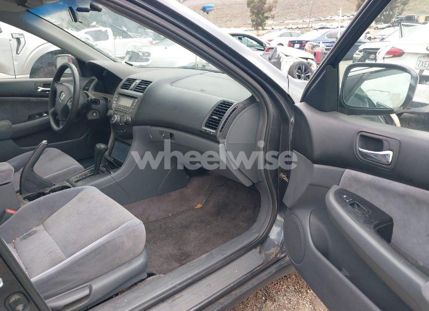 Photo 5 of 2004 Honda Accord 2.4 LX (VIN JHMCM56374C019762)