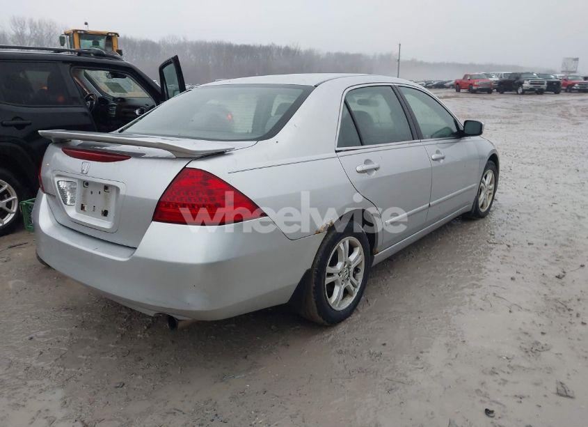 Photo 4 of 2007 Honda Accord 2.4 SE (VIN JHMCM56377C010144)
