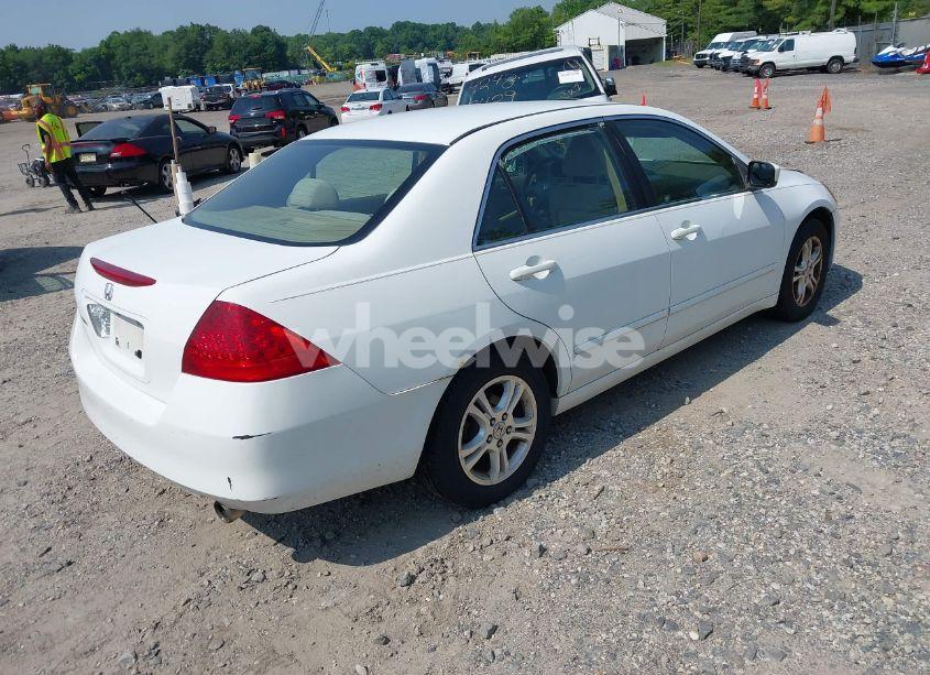 Photo 4 of 2007 Honda Accord 2.4 SE (VIN JHMCM56377C012394)