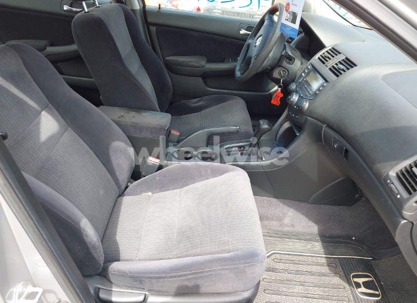 Photo 5 of 2003 Honda Accord 2.4 LX (VIN JHMCM56383C005707)