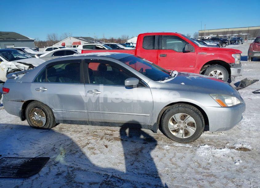Photo 13 of 2004 Honda Accord 2.4 LX (VIN JHMCM56384C003098)