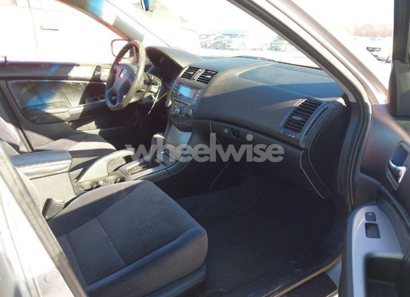 Photo 5 of 2004 Honda Accord 2.4 LX (VIN JHMCM56384C003098)