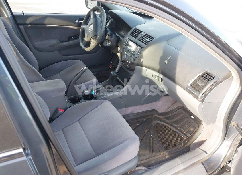 Photo 5 of 2004 Honda Accord 2.4 LX (VIN JHMCM56384C019186)