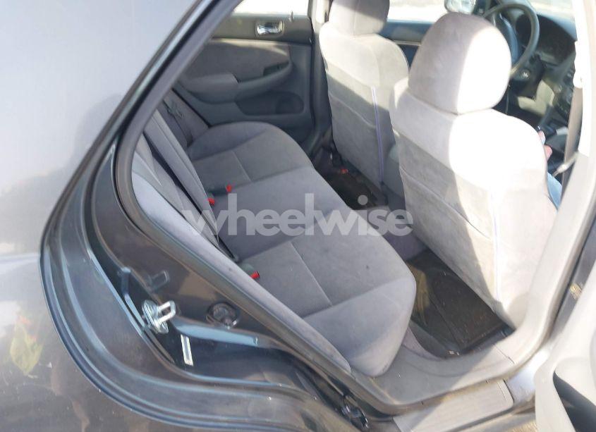 Photo 8 of 2004 Honda Accord 2.4 LX (VIN JHMCM56384C019186)