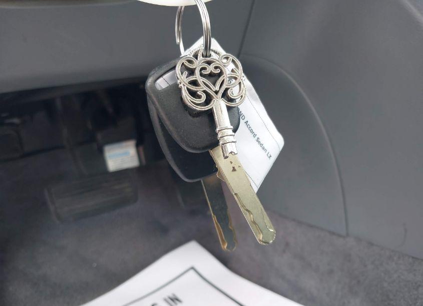 Photo 11 of 2004 Honda Accord 2.4 LX (VIN JHMCM56384C021312)
