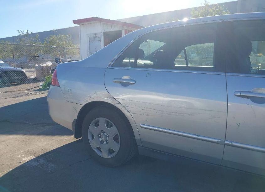 Photo 17 of 2007 Honda Accord 2.4 LX (VIN JHMCM56417C000864)