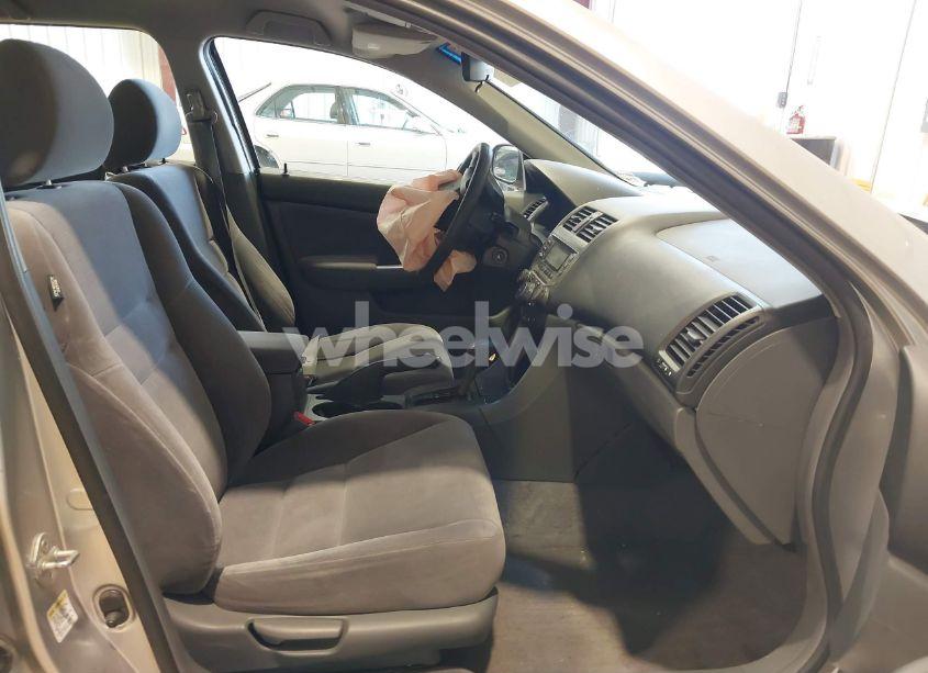 Photo 5 of 2006 Honda Accord 2.4 LX (VIN JHMCM56456C005032)