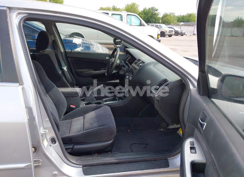 Photo 5 of 2003 Honda Accord 2.4 EX (VIN JHMCM56643C052341)