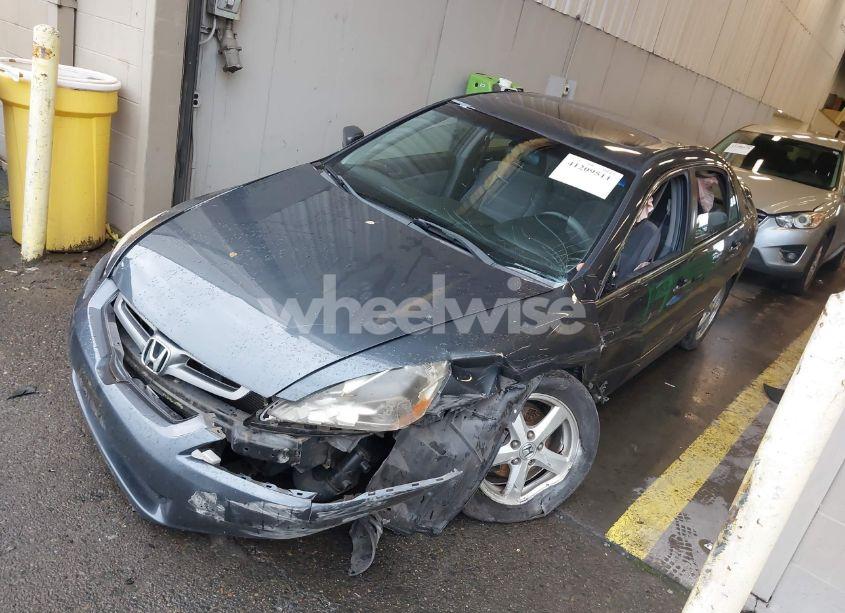 Photo 2 of 2005 Honda Accord EX (VIN JHMCM56755C007601)