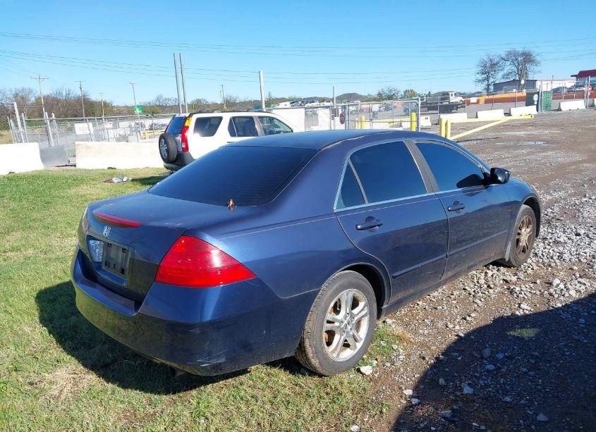 Photo 4 of 2006 Honda Accord 2.4 EX (VIN JHMCM56796C008235)