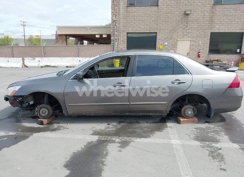 Photo 15 of 2006 Honda Accord 2.4 EX (VIN JHMCM56806C002669)