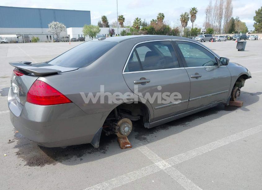 Photo 4 of 2006 Honda Accord 2.4 EX (VIN JHMCM56806C002669)