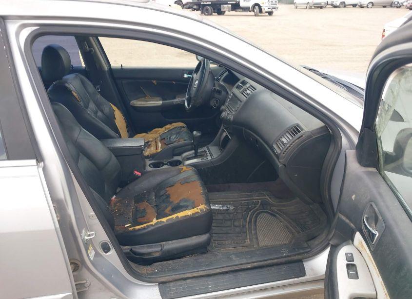 Photo 5 of 2004 Honda Accord 2.4 EX (VIN JHMCM56854C017309)