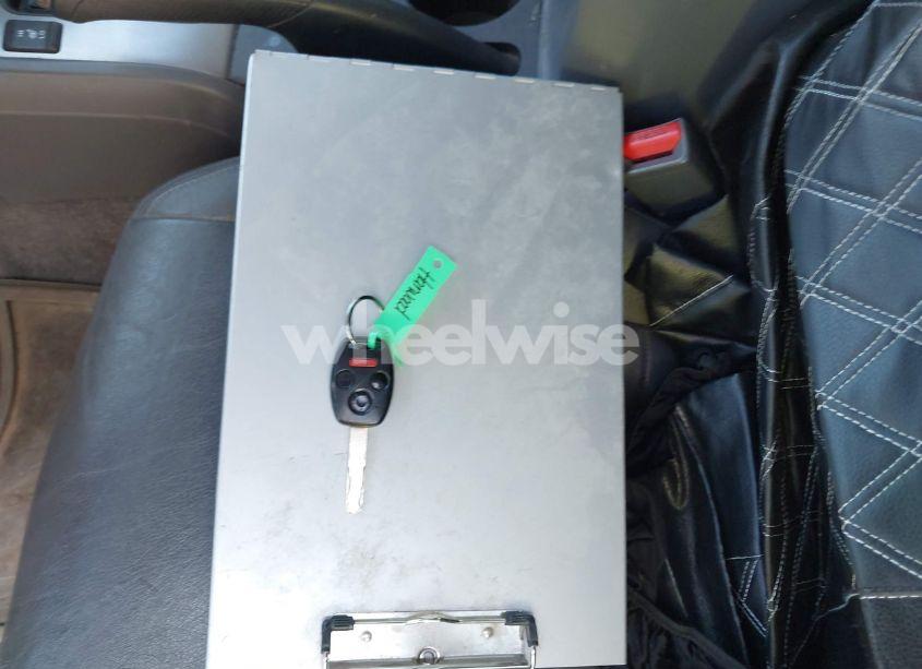 Photo 11 of 2005 Honda Accord HYBRID IMA (VIN JHMCN36445C006110)