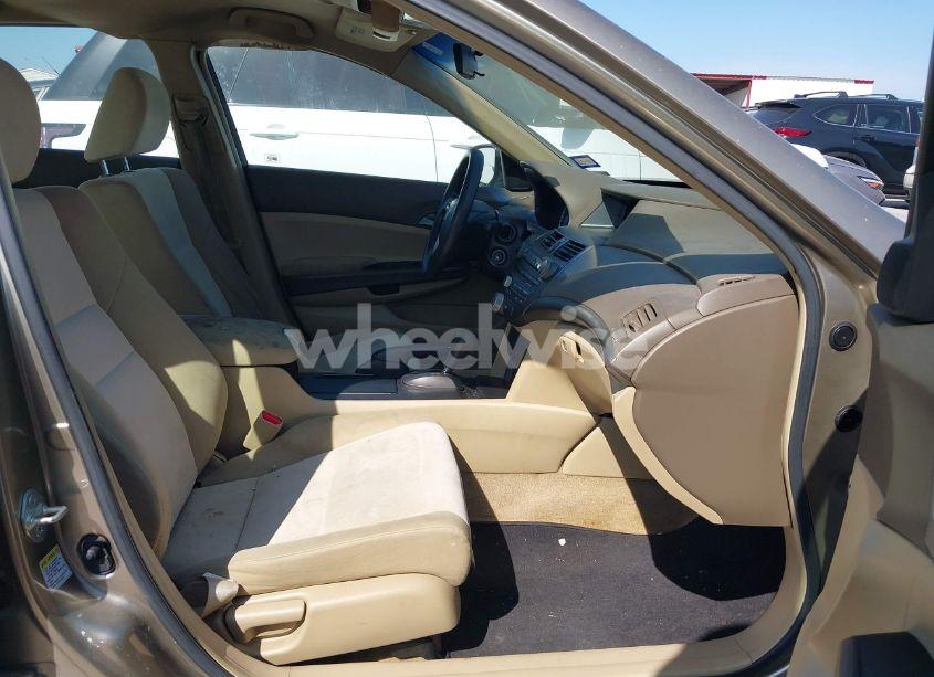 Photo 5 of 2009 Honda Accord 2.4 LX (VIN JHMCP26309C000709)