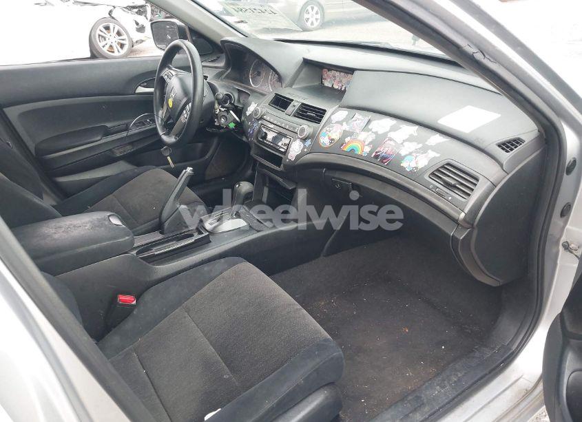 Photo 5 of 2009 Honda Accord 2.4 LX (VIN JHMCP26319C012397)