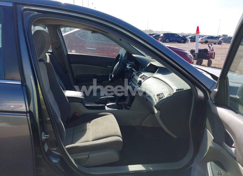 Photo 5 of 2009 Honda Accord 2.4 LX (VIN JHMCP26349C005041)