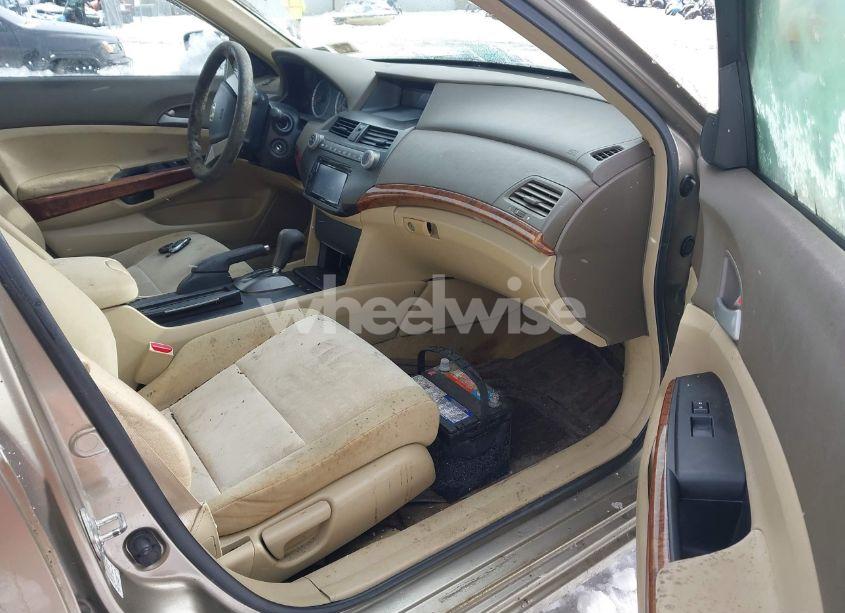 Photo 5 of 2008 Honda Accord 2.4 LX (VIN JHMCP26398C072555)