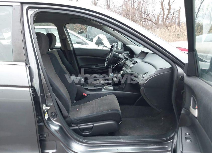 Photo 5 of 2009 Honda Accord 2.4 LX-P (VIN JHMCP26469C016440)