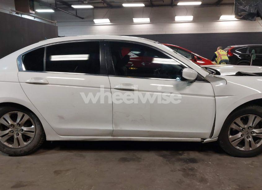 Photo 13 of 2009 Honda Accord 2.4 LX-P (VIN JHMCP26489C016925)