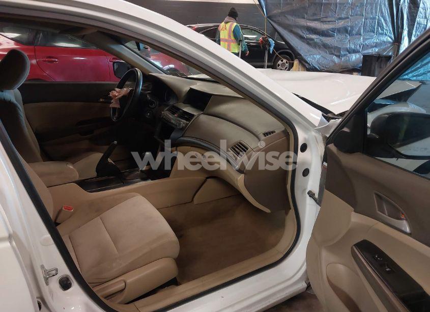 Photo 5 of 2009 Honda Accord 2.4 LX-P (VIN JHMCP26489C016925)