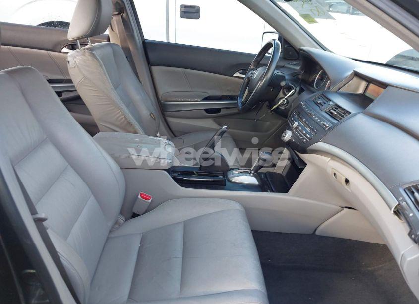 Photo 5 of 2008 Honda Accord 2.4 EX-L (VIN JHMCP26828C012824)