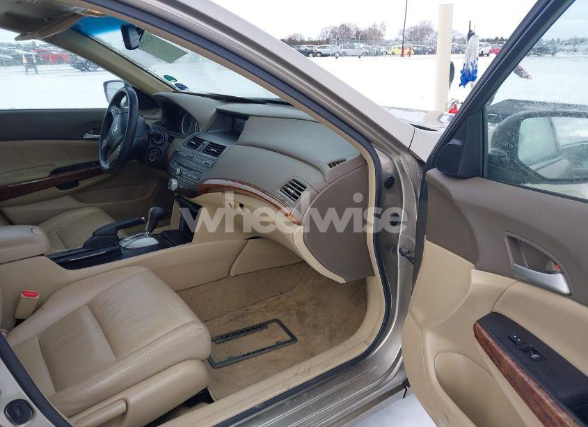 Photo 5 of 2008 Honda Accord 2.4 EX-L (VIN JHMCP26828C028957)