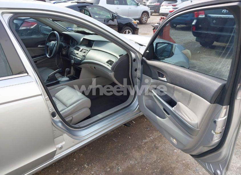 Photo 5 of 2008 Honda Accord 2.4 EX-L (VIN JHMCP26868C051416)