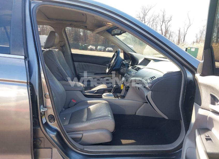 Photo 5 of 2008 Honda Accord 2.4 EX-L (VIN JHMCP26888C069867)