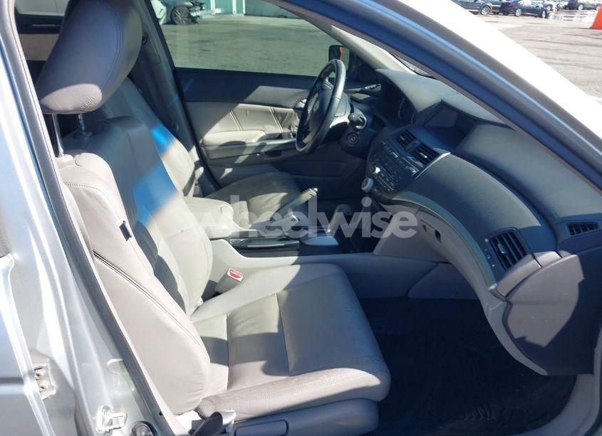 Photo 5 of 2008 Honda Accord 2.4 EX-L (VIN JHMCP26898C017146)