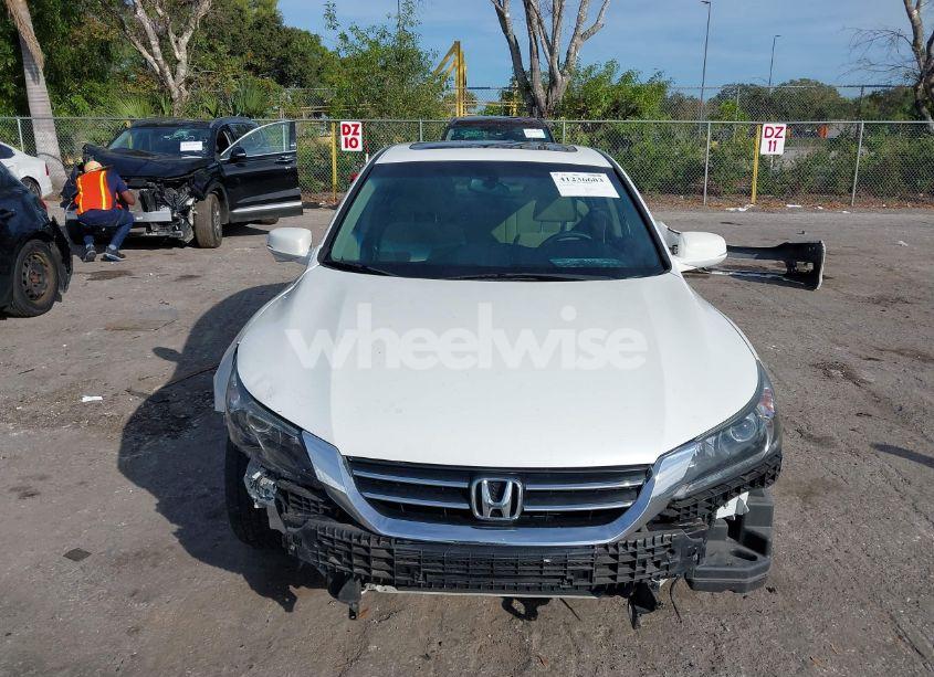 Photo 13 of 2013 Honda Accord EX (VIN JHMCR2F7XDC000593)