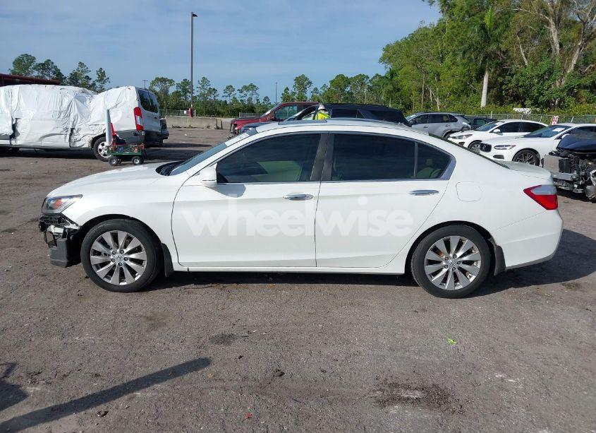 Photo 15 of 2013 Honda Accord EX (VIN JHMCR2F7XDC000593)
