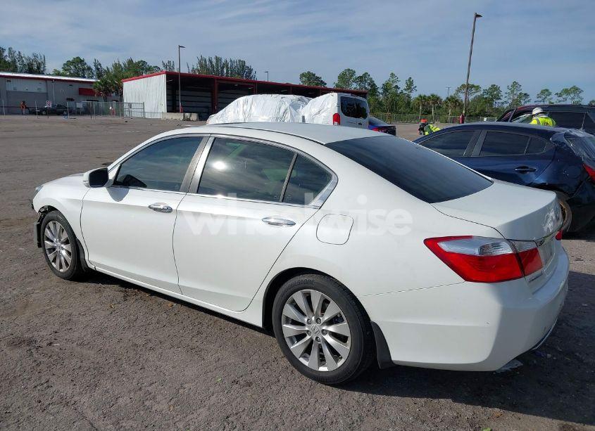 Photo 3 of 2013 Honda Accord EX (VIN JHMCR2F7XDC000593)