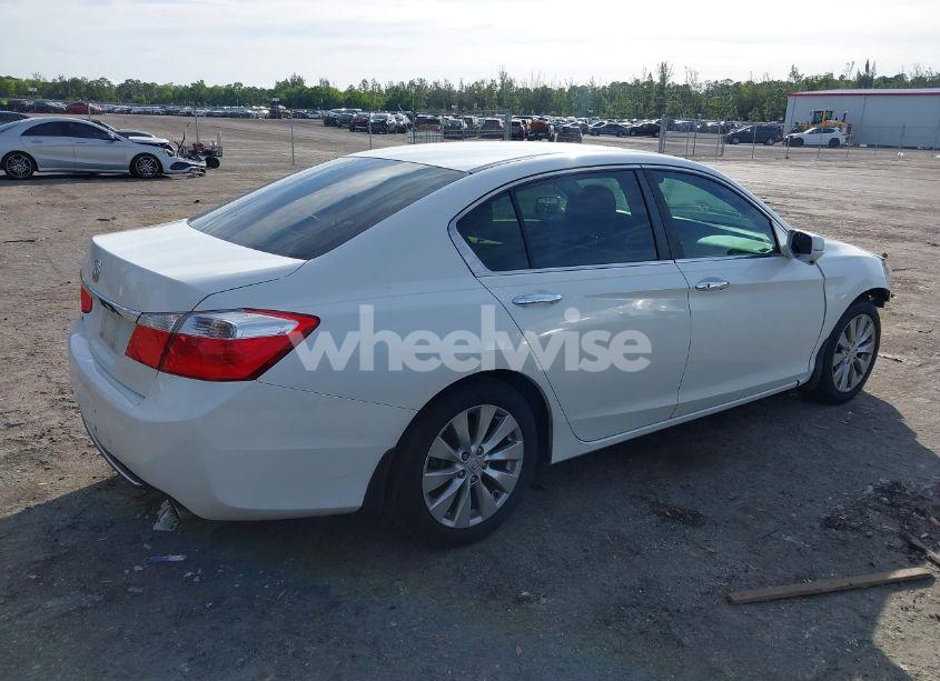 Photo 4 of 2013 Honda Accord EX (VIN JHMCR2F7XDC000593)