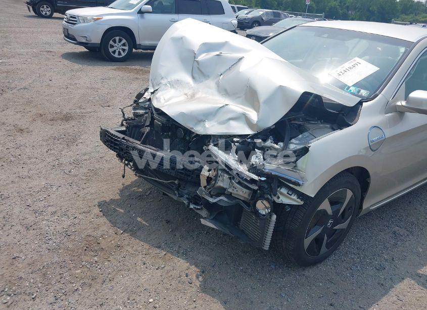 Photo 6 of 2014 Honda Accord PLUG-IN HYBRID (VIN JHMCR5F7XEC000581)