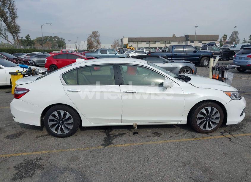 Photo 12 of 2017 Honda Accord HYBRID (VIN JHMCR6F35HC015562)