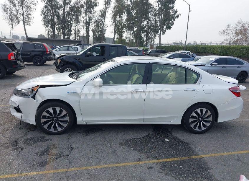 Photo 13 of 2017 Honda Accord HYBRID (VIN JHMCR6F35HC015562)
