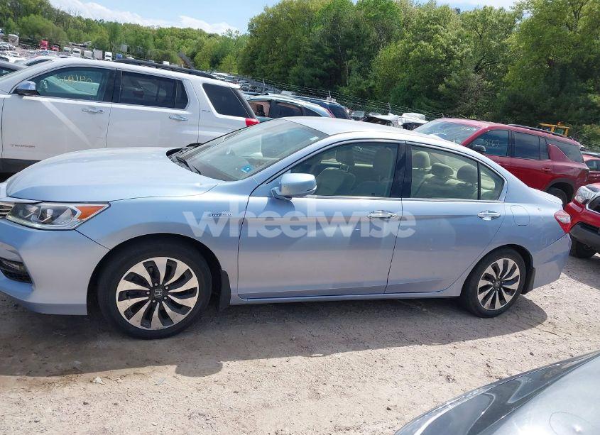 Photo 15 of 2017 Honda Accord HYBRID (VIN JHMCR6F38HC010968)