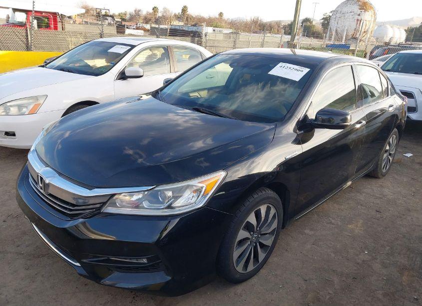 Photo 2 of 2017 Honda Accord HYBRID (VIN JHMCR6F3XHC014648)