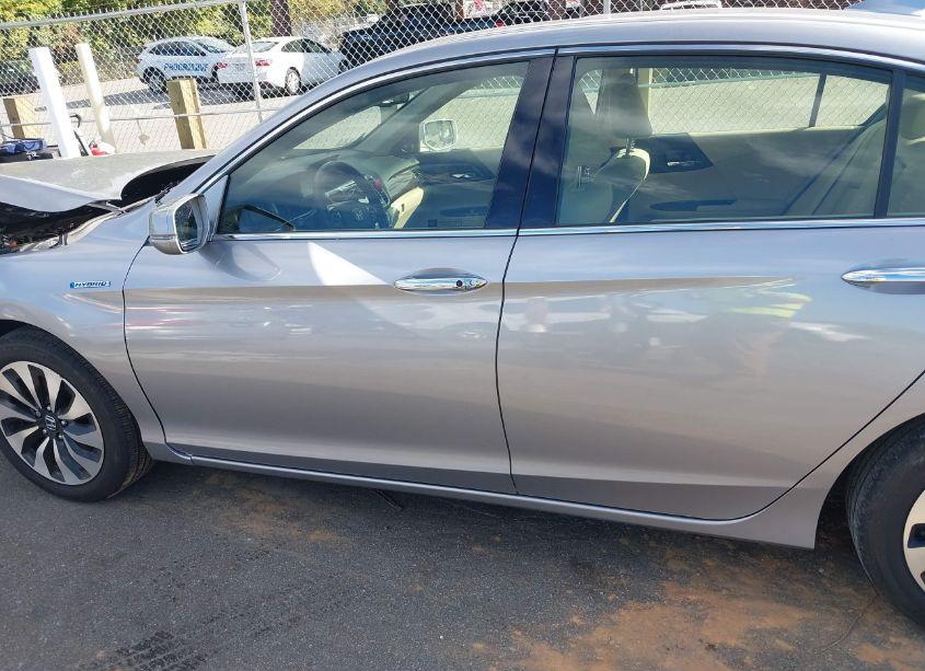 Photo 14 of 2017 Honda Accord HYBRID EX-L (VIN JHMCR6F53HC007607)