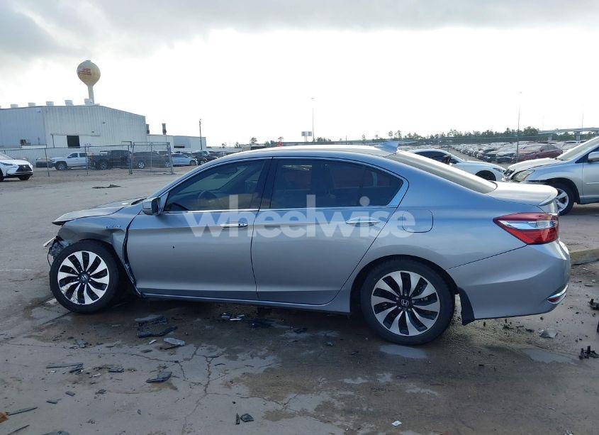 Photo 15 of 2017 Honda Accord HYBRID EX-L (VIN JHMCR6F53HC010071)