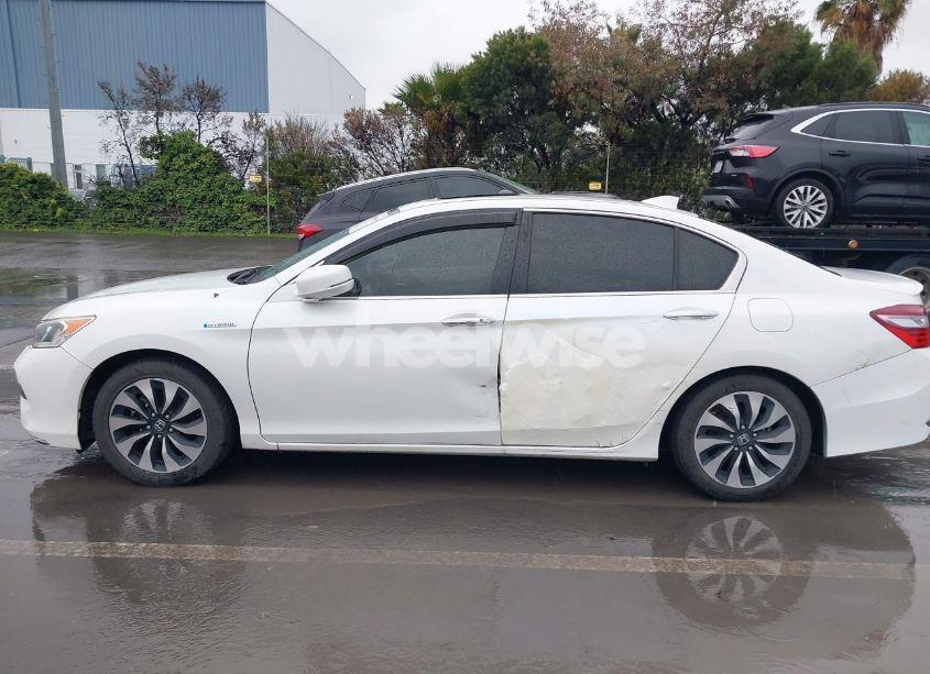 Photo 14 of 2017 Honda Accord HYBRID EX-L (VIN JHMCR6F53HCO31356)