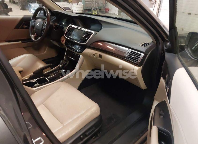 Photo 5 of 2017 Honda Accord HYBRID EX-L (VIN JHMCR6F55HC008001)